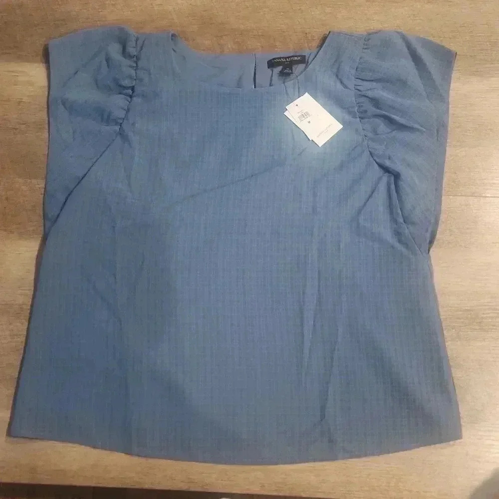 Banana Republic Flutter Short Sleeve Top NWT Size M